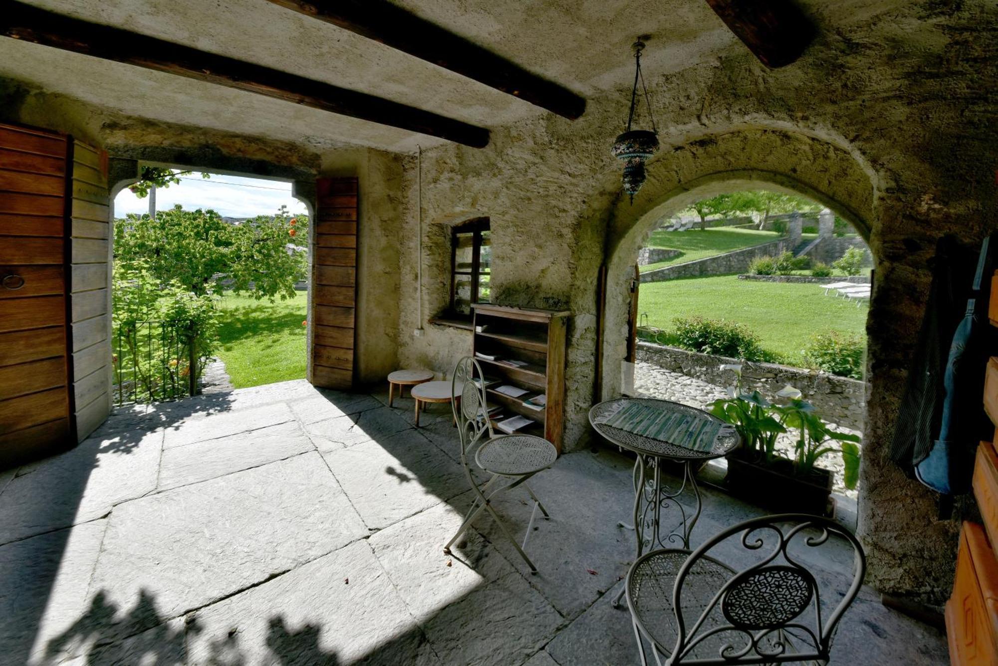 Willa Piano Nobile Al Roseto Del Drago San Bernardo  Zewnętrze zdjęcie