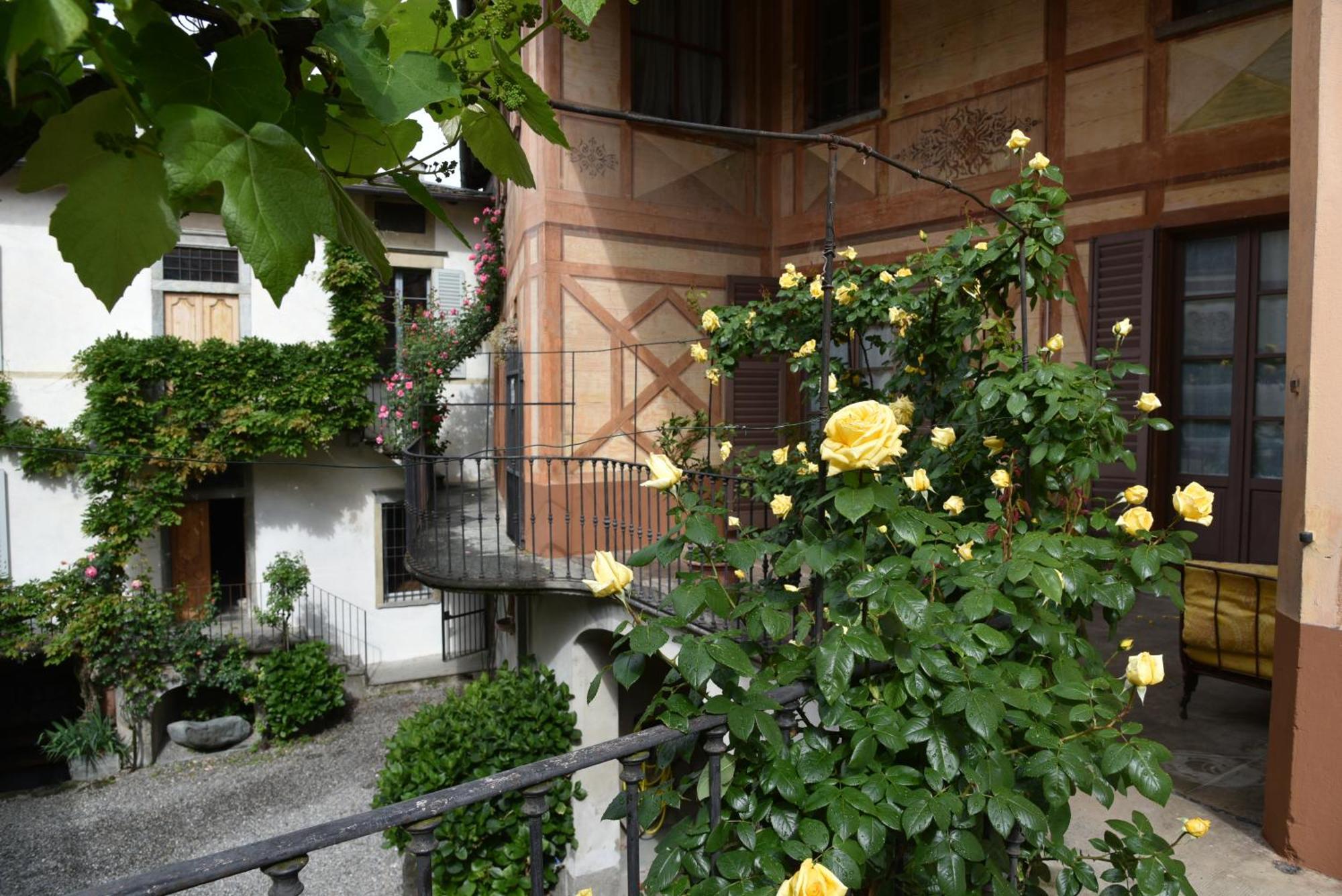 Willa Piano Nobile Al Roseto Del Drago San Bernardo  Zewnętrze zdjęcie