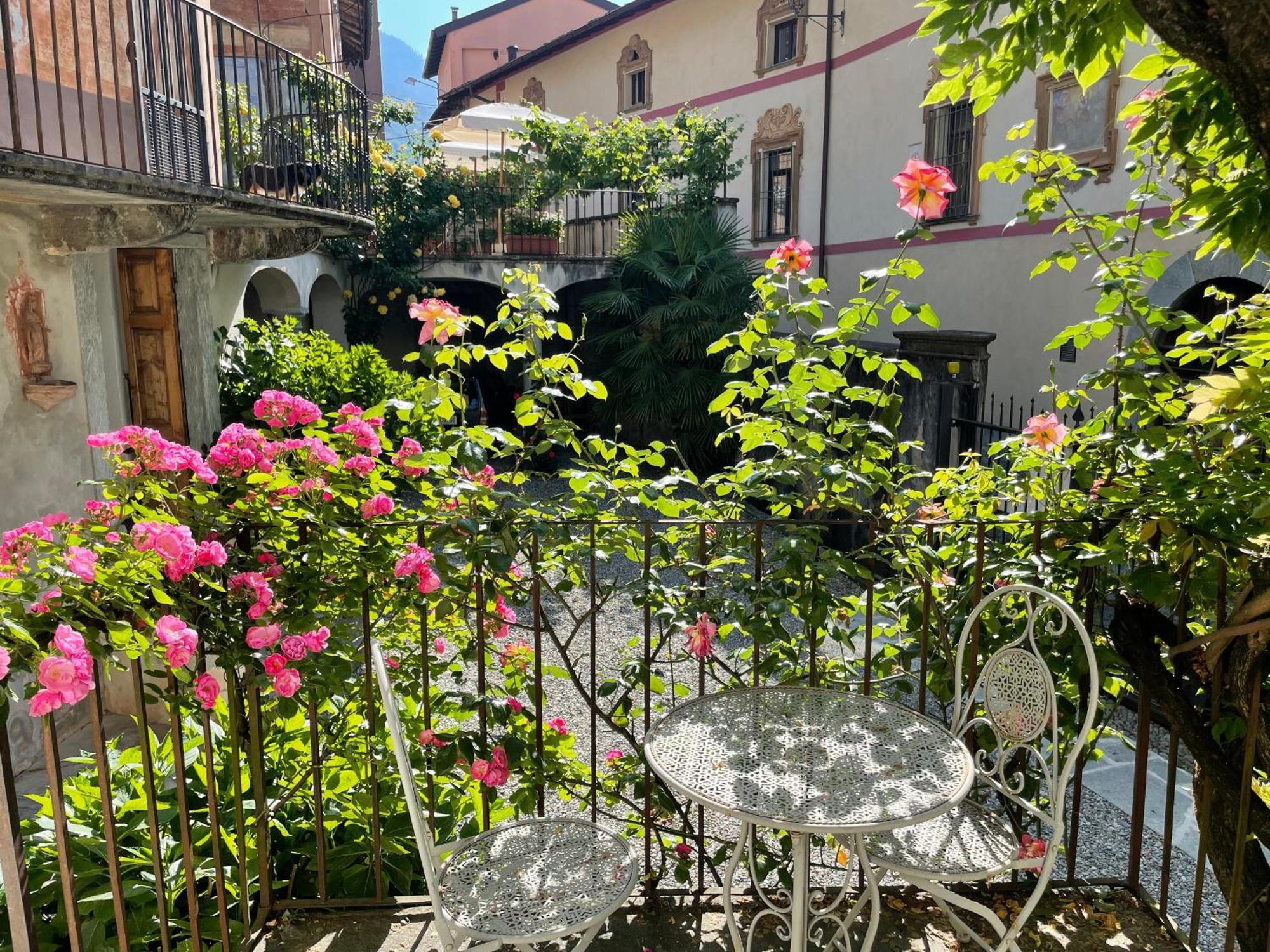 Willa Piano Nobile Al Roseto Del Drago San Bernardo  Zewnętrze zdjęcie