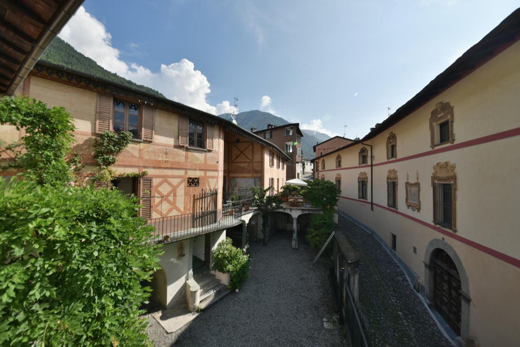 Willa Piano Nobile Al Roseto Del Drago San Bernardo  Zewnętrze zdjęcie