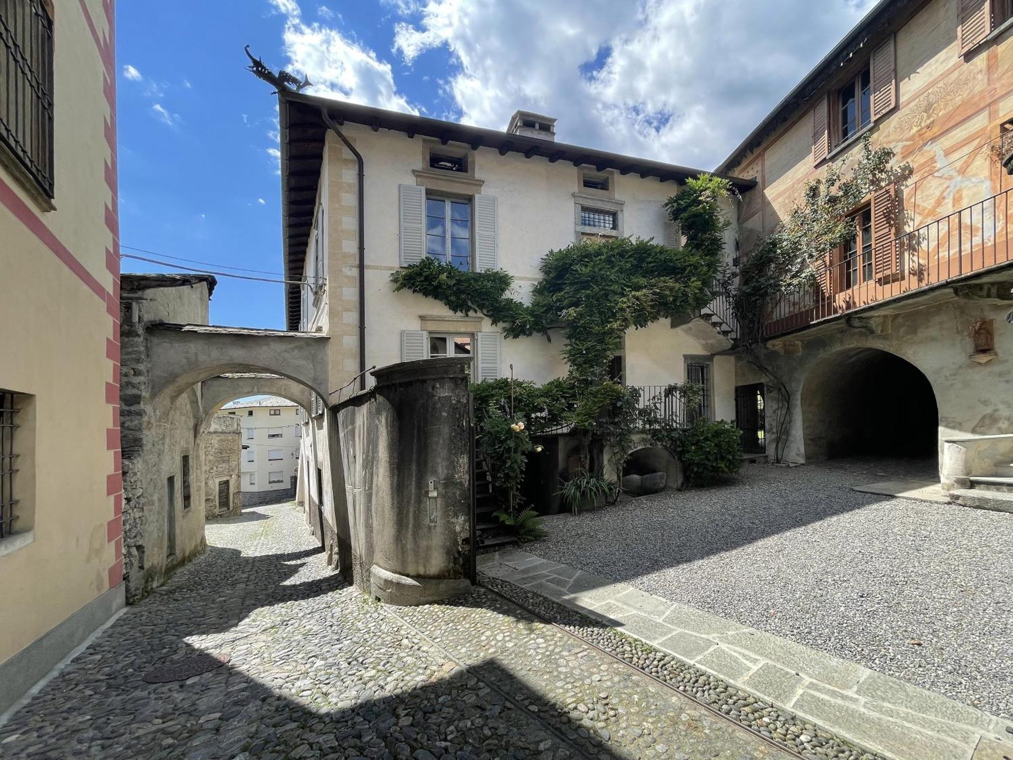 Willa Piano Nobile Al Roseto Del Drago San Bernardo  Zewnętrze zdjęcie